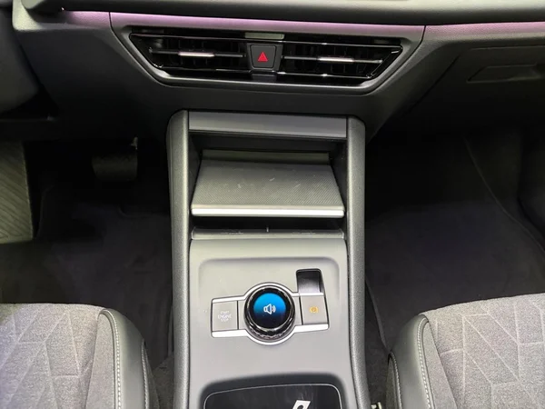 VOLKSWAGEN Tiguan (2026) — foto 6 van 22