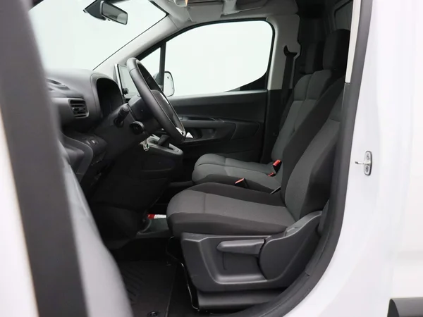 Fiat Doblò (2023) — foto 14 van 39