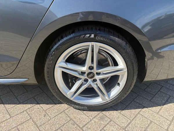 AUDI A4 Avant Dsl (2024) — foto 13 van 23