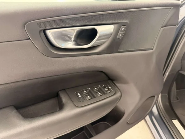 Volvo XC60 (2024) — foto 9 van 20