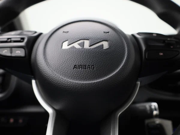 Kia Picanto (2023) — foto 17 van 34
