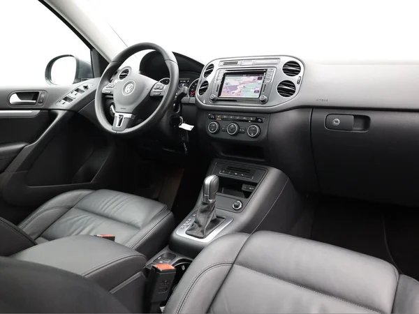 VOLKSWAGEN Tiguan (2016) — foto 14 van 20