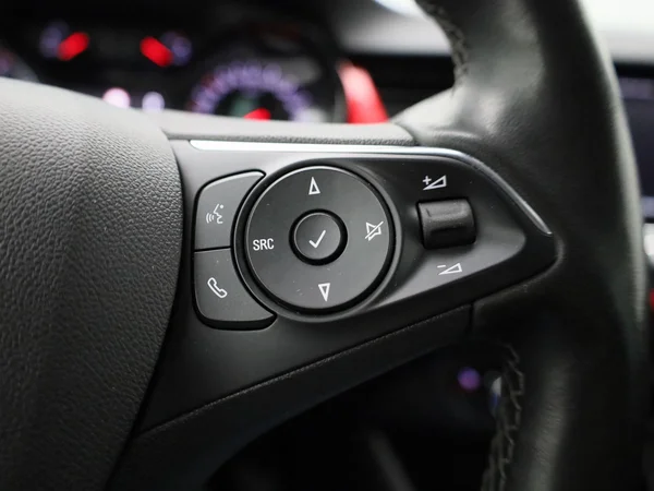 Opel Crossland (2022) — foto 8 van 38