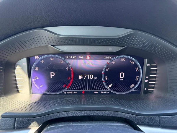 SKODA Karoq (2025) — foto 6 van 24