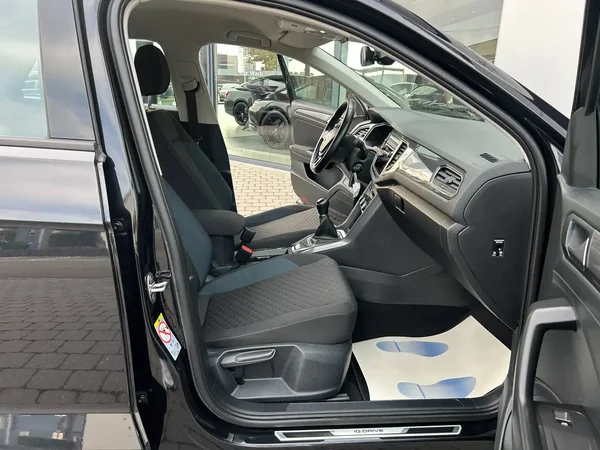 Volkswagen T-Roc (2019) — foto 10 van 24