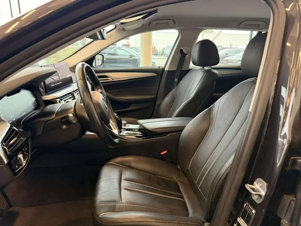 BMW 5 Serie (2022) — foto 2 van 25