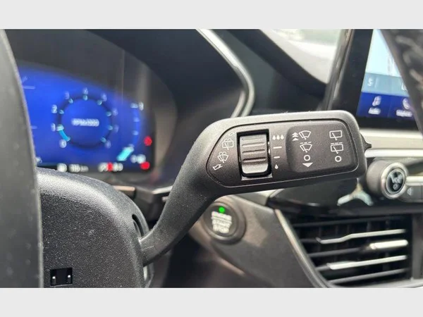 Ford Kuga (2022) — foto 9 van 26