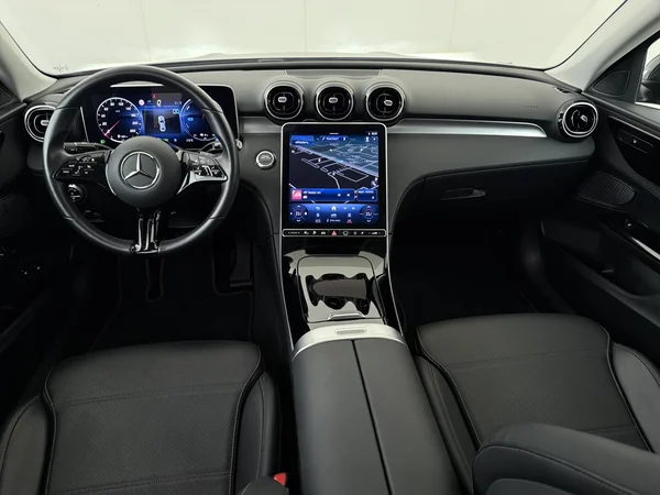 MERCEDES C 300 (2022) — foto 32 van 32