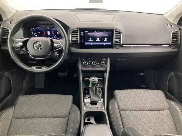 SKODA Karoq (2023) — foto 14 van 36