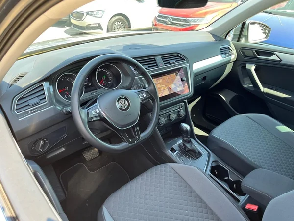 VOLKSWAGEN Tiguan (2019) — foto 22 van 22