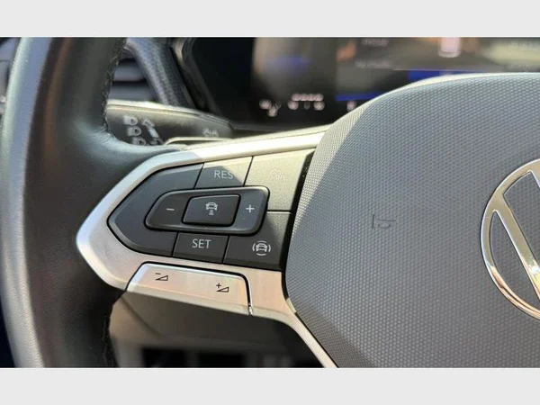 Volkswagen T-Cross (2023) — foto 9 van 23