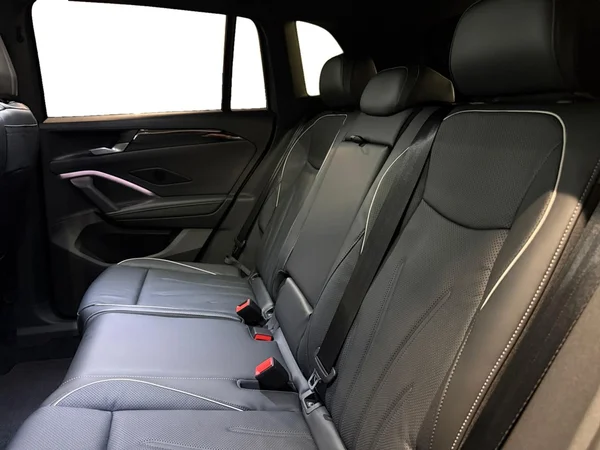 VOLKSWAGEN Tiguan (2026) — foto 16 van 19