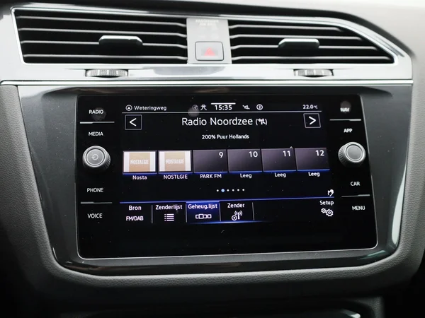 Volkswagen Tiguan (2022) — foto 16 van 39