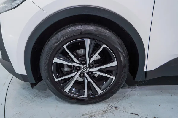 Toyota C-HR Hybrid (HEV) (2024) — foto 3 van 44