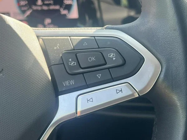VOLKSWAGEN Golf VIII SW (2024) — foto 6 van 24