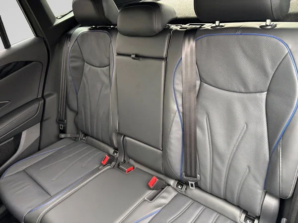 VOLKSWAGEN Tiguan (2025) — foto 10 van 24