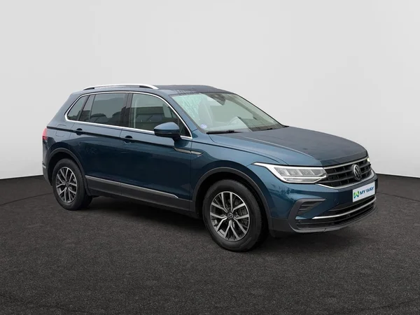 VOLKSWAGEN Tiguan (2022) — foto 17 van 22