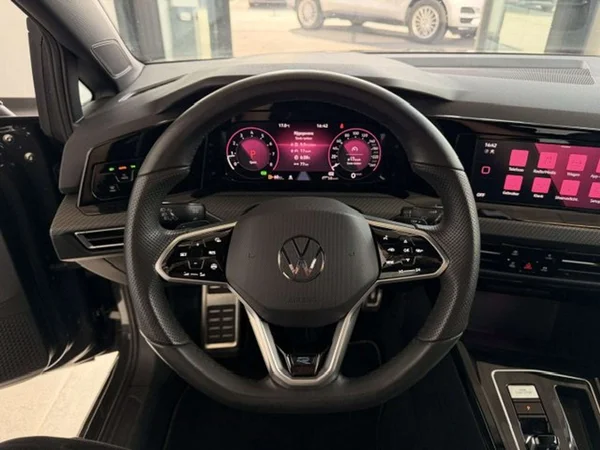 Volkswagen Golf (2024) — foto 3 van 22