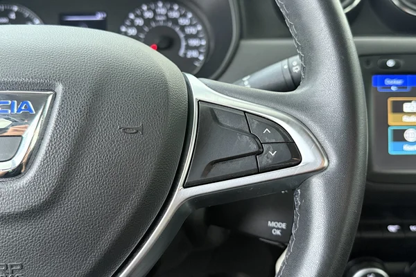 Dacia Duster (2018) — foto 6 van 20