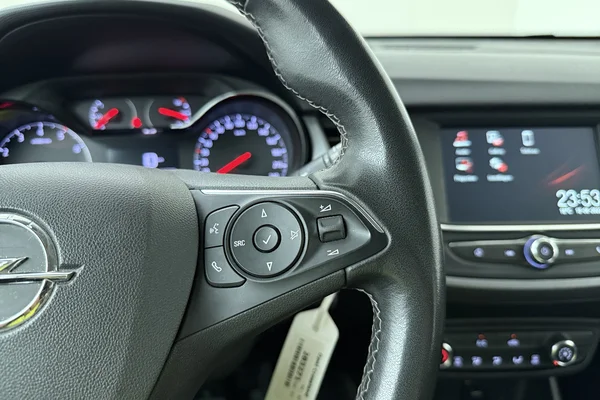 Opel Crossland (2022) — foto 6 van 23