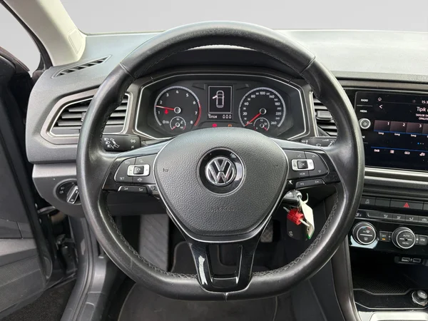 VOLKSWAGEN T-Roc (2020) — foto 5 van 20