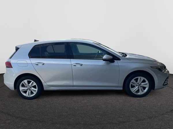 VOLKSWAGEN Golf VIII (2021) — foto 18 van 20