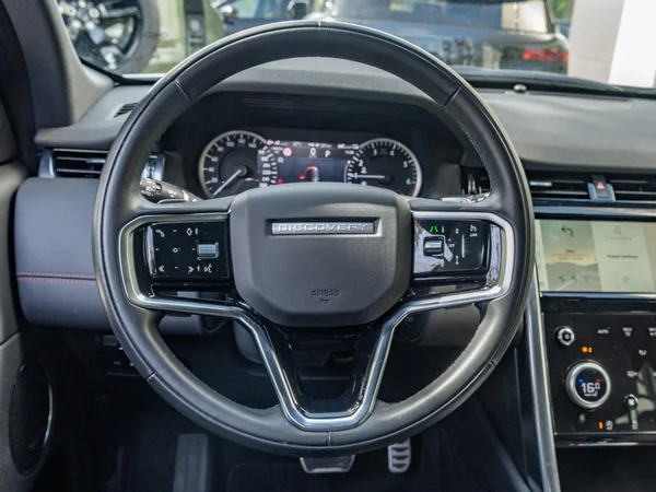 Land Rover Discovery Sport (2023) — foto 15 van 30