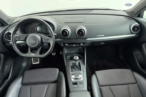 Audi A3 Sportback (2019) — foto 14 van 29