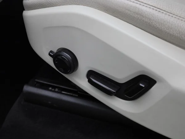 Volvo XC90 (2022) — foto 27 van 49