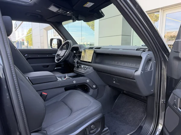 Land Rover Defender (2025) — foto 6 van 29