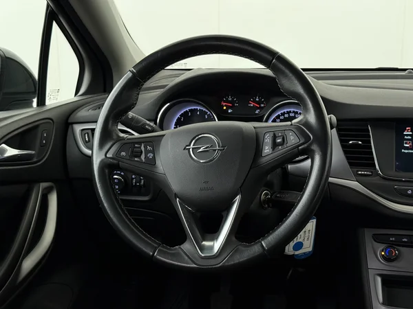 OPEL Astra (2021) — foto 14 van 27