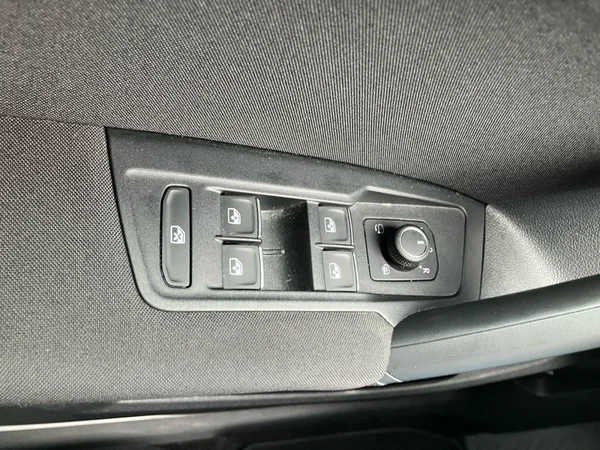 VOLKSWAGEN Tiguan eHybrid (PHEV) (2023) — foto 9 van 24