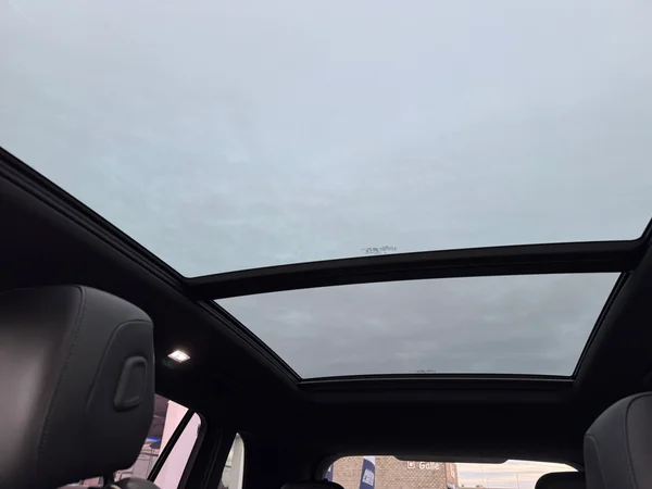 VOLKSWAGEN Tiguan (2025) — foto 13 van 16