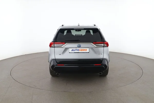 Toyota RAV4 (2024) — foto 10 van 15
