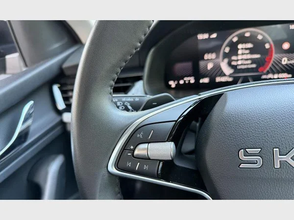 Skoda Kamiq (2025) — foto 8 van 25