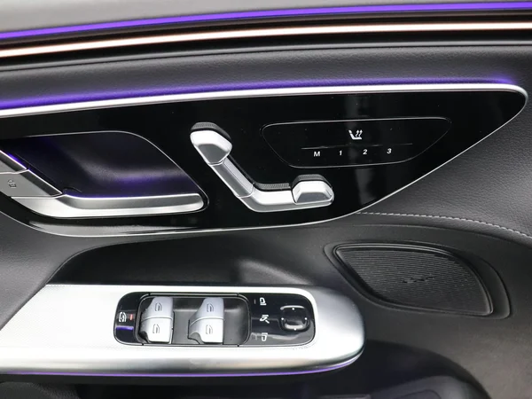 Mercedes-Benz EQE (2025) — foto 24 van 24