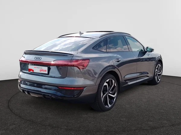 AUDI Q8 e-tron Sportback (2024) — foto 19 van 23