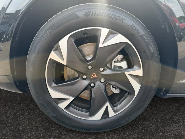 CUPRA Tavascan (2025) — foto 6 van 15