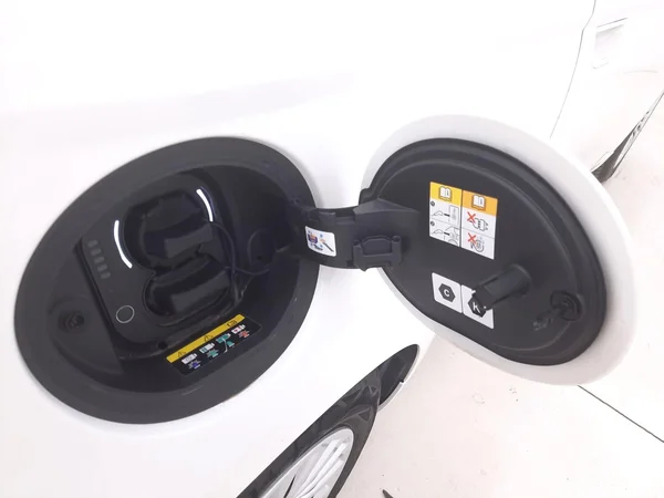 Fiat E-500 (2023) — foto 9 van 20