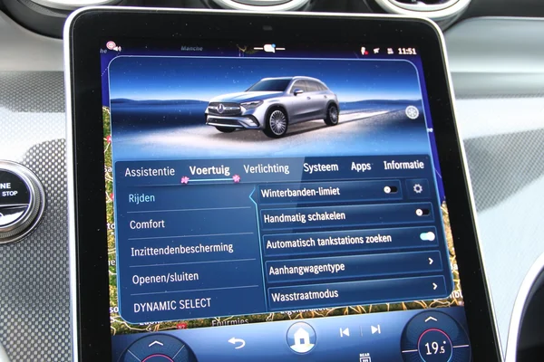 Mercedes-Benz GLC (2025) — foto 24 van 43