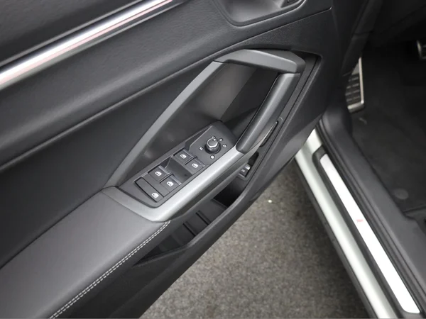 AUDI Q3 Sportback PHEV (2024) — foto 6 van 23
