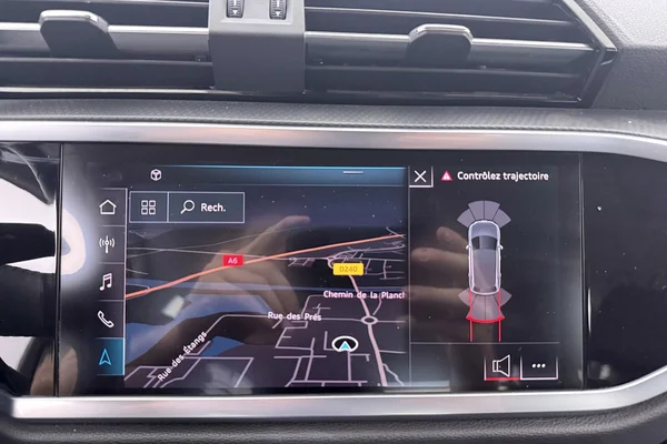 Audi Q3 (2019) — foto 17 van 35