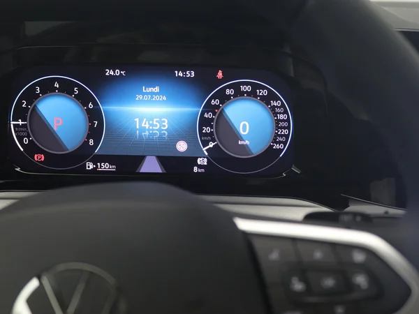 VOLKSWAGEN Golf VIII SW (2024) — foto 6 van 30