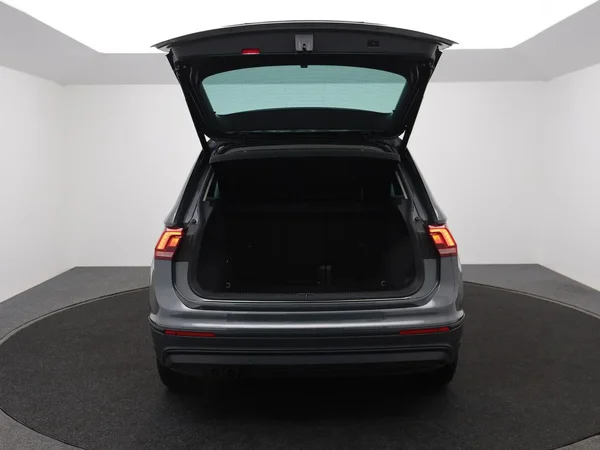 Volkswagen Tiguan (2020) — foto 26 van 29