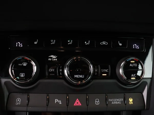 SKODA Karoq (2025) — foto 10 van 18