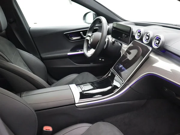 Mercedes-Benz C-Klasse (2025) — foto 15 van 25