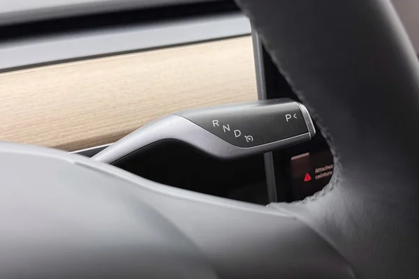 Tesla Model 3 (2023) — foto 32 van 44