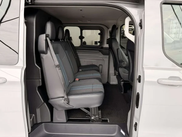 Ford Transit Custom — foto 23 van 23