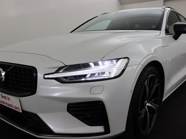 VOLVO V60 (2024) — foto 26 van 32