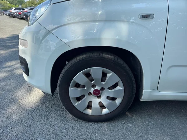 FIAT Panda (2015) — foto 24 van 24